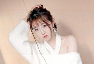 Feilin嗲囡囡 – 最新资源，流氓小巫女的“随便来一张”的自拍真让人忍俊不禁，呵呵。