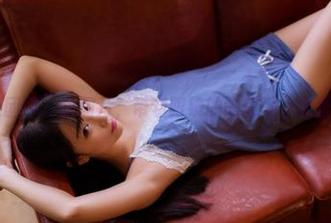GIRLT果团网 – 这图片，带着眼镜的陈雅漫，画面感满分啊