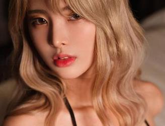 我在网盘里与Hyoyeon(김효연)的妹妹作品尴尬相对