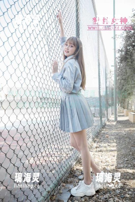 MSLASS梦丝女神 - 灵唯写真，校服纯白：大学也是校服吗？OMG，我又偏题了！