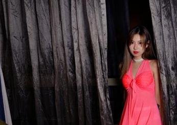 PANS写真 – 透明的微妮，分享自己如何用套图征服视线。