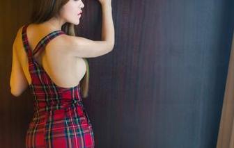 TuiGirl推女郎 – 陪王根星熙泡泳池，无圣光的微妙，整套图别错过。