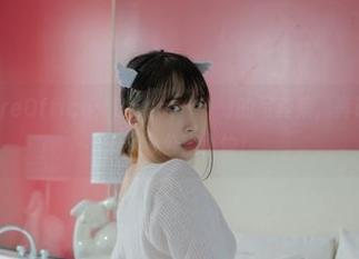 DeepmoreOffice：Uhye(이유혜)的写真集，真让人想偷偷来个办公室小偷！