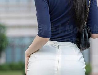 Xiuren秀人网 – 伊小七MoMo的居家写真：这根本不算懒，真只是方便而已嘛