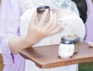 Xiuren秀人网 – 图册中的周慕汐，体操服亮眼，妆容仿佛预示一场秀。