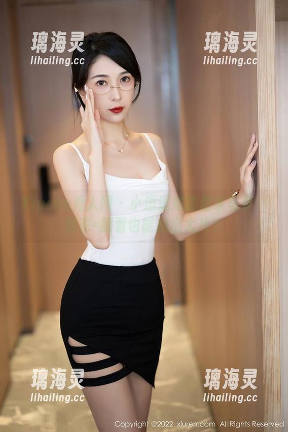 Xiuren秀人网-小逗逗 Xiuren秀人网 - 小逗逗炫酷居家写真:居家=躺着也能拍出大片?