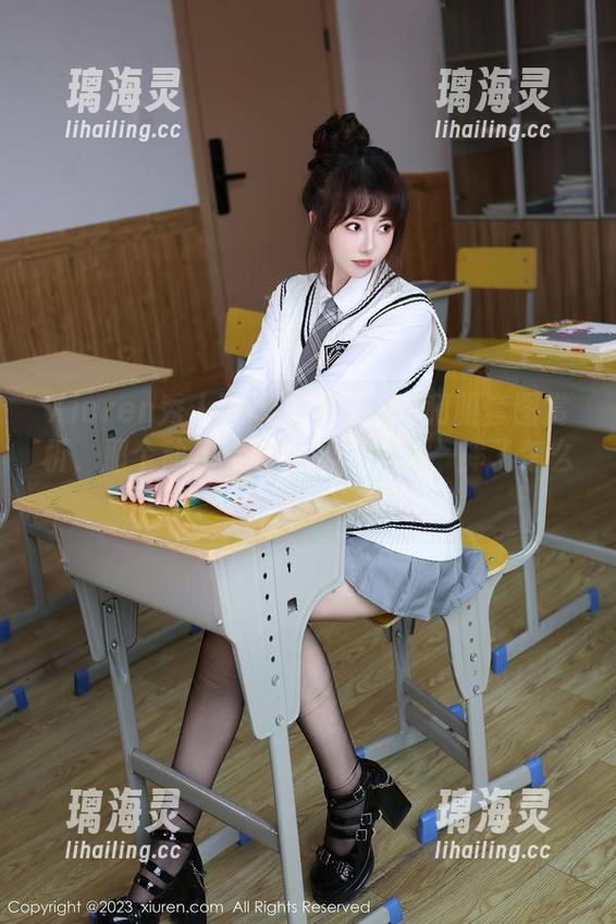 Xiuren秀人网-杏子Yada Xiuren秀人网 - 杏子Yada和服套图赏析,那个动作我也想学,但万一摔了怎么办?