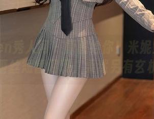 Xiuren秀人网 – 原图给你！米妮大萌萌的蕾丝短暂闪现，果然另有玄机。