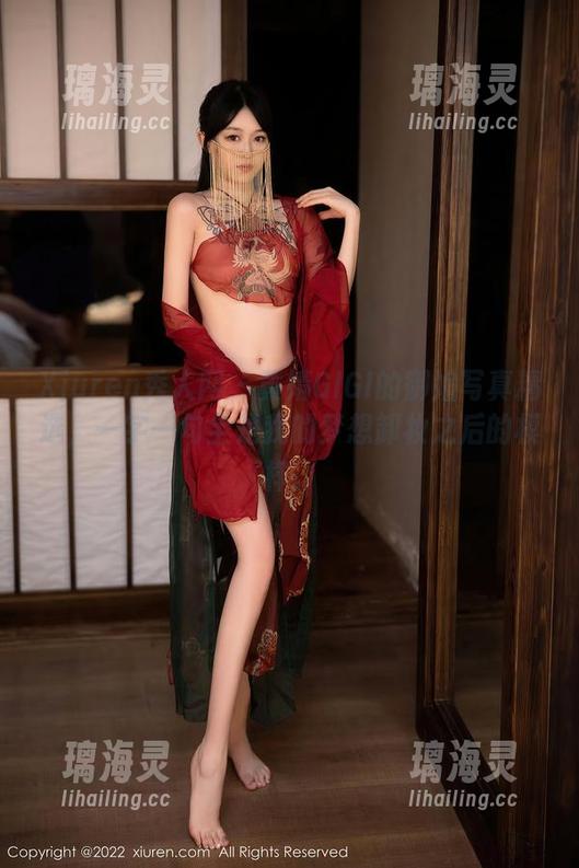Xiuren秀人网 - 黄婧GIGI的御姐写真精选，一字一句全是我的梦想卸妆之后的模样。