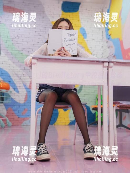 Yuka(유카)的Bimilstory中挖掘白珍珠内裤资源，这色调跟超市里的泡泡糖有点像？