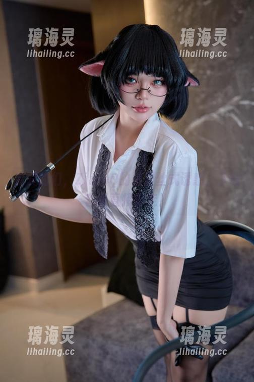 ZinieQ 亲爱的们,ZinieQ的裤里丝式诱惑,下载套图直接拿走!