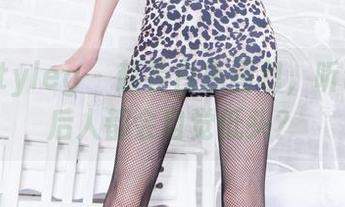 beautyleg – 赵芸白色图包，听说分享后人都会自觉低头？