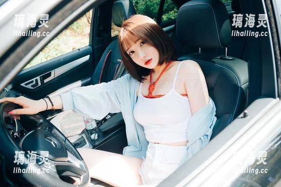 yeeun孙乐乐 yeeun孙乐乐的修女图集,就像巧克力里藏了辣椒,美味又惊喜!