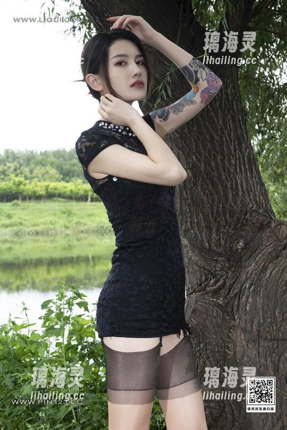 丽柜-兔子 丽柜 - 私拍写真:兔子在办公室里的悠闲时光