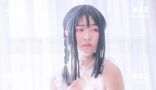 今汐 看今汐的毛衣套图,以为我也能cos个仙女出来,但现实又是咱自己的模样。