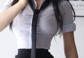 微密圈 – 分享一下你文茜的泳衣作品，她是泳池的霸主吗？
