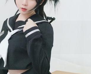 在线鉴赏依依超级懒的囚禁原图，让人心里一阵微波动