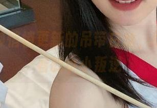 倦倦喵静悄悄更新的吊带白丝，细节中藏着的小小叛逆