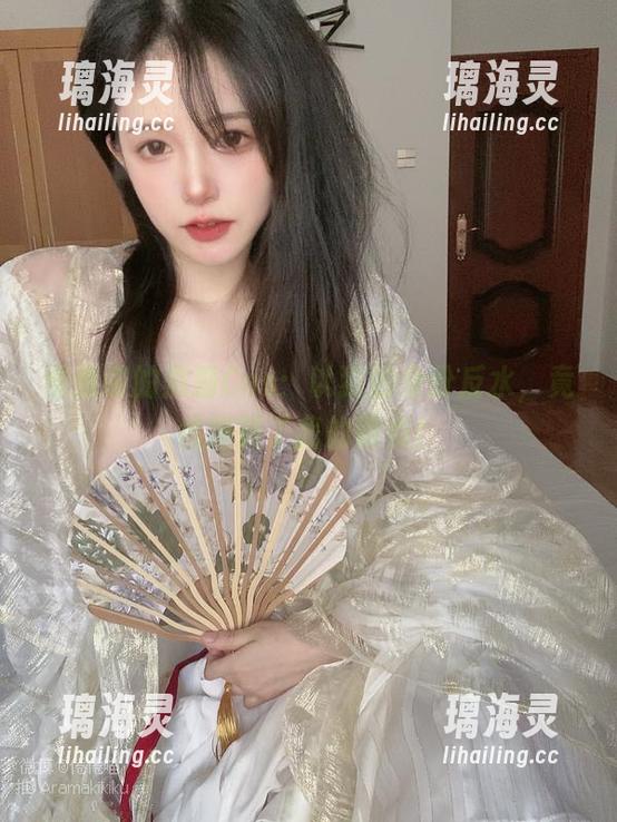 倦倦喵 倦倦喵的黑猫Cos:以猫的身份反水,竟然抓到了我的萌点!