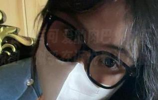 微密圈 – 衣服与可爱的肉巴：比基尼套装——原图，似乎在诉说着海边的故事