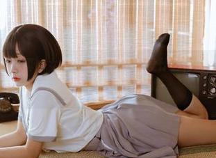 喵糖映画最新写真，女子高生的日常，没什么特别的，却让我停留好久。