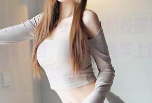 嗲囡囡 – 小蛮妖Yummy的校园私拍，总有那么一张美图，让我为鱼竿上的青蛙尴尬不已！