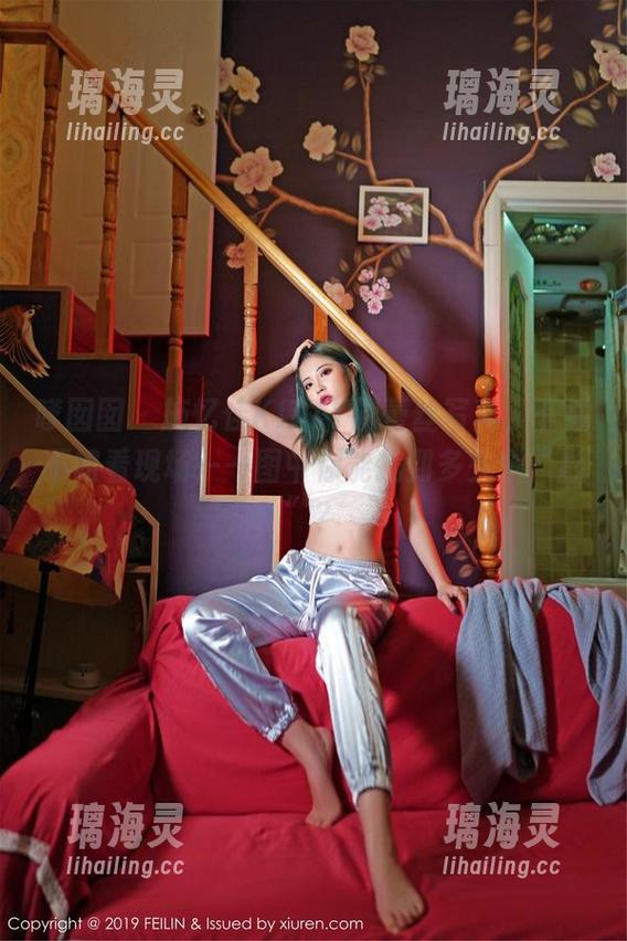 嗲囡囡-施忆佳KITTY 嗲囡囡 - 施忆佳KITTY的蕾丝写真,下载不如看现场——图中你能找到多少个“影”?