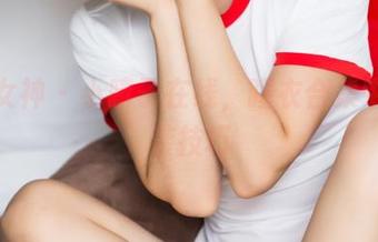 头条女神 – 小晴子在线，睡衣合集中的逆袭技巧