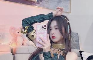 小小奶瓶儿的那一刻：双马尾制服师生剧情加长版合集