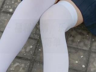 少女秩序 – 福利满满，乐栀的裸足写真真不简单