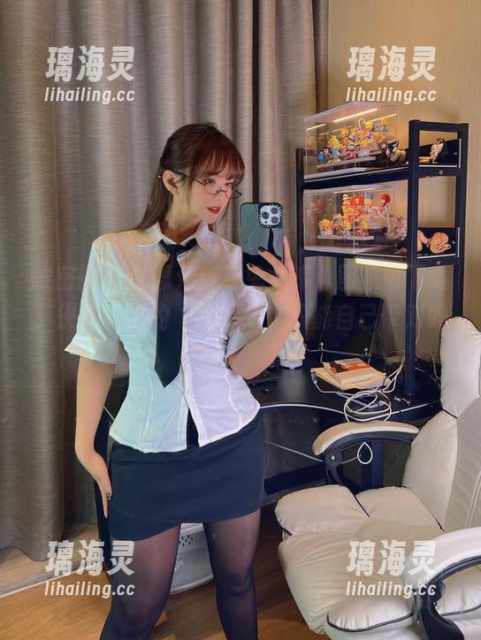 微密圈 - 张思允变身兔女郎，图集可下载，快来看她的“兔耳朵”只能自己带对吗？