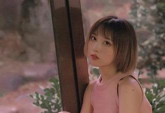 学姐系列：念雪ww的写真，这到底是怎么回事？