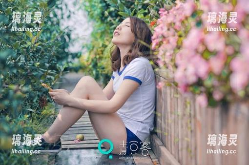 推女神 - 在线看赵伊彤，白丝在你眼前游走，资源多到不能自拔。