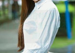 推女郎 – 松果儿的白衬衫套图，加入这个衣橱的机会来了，下载一下说不定灵感满满！