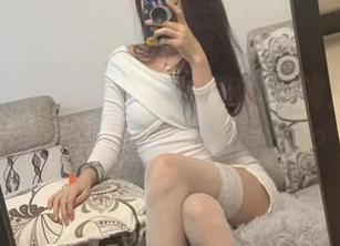 微密圈 – 提袜少女与校园的不解之缘，私拍作品竟藏着考试秘籍？