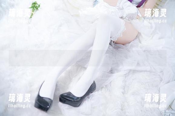 星野saori 壁纸也想和星野saori的蕾丝一样,优雅地躺在屏幕上
