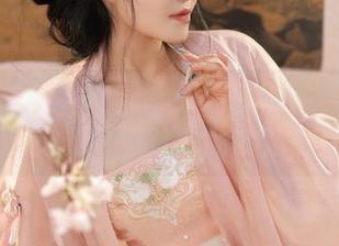 最新写真带你hi，桃暖酱的JK风格居然让我联想到了夏天的冰淇淋？！