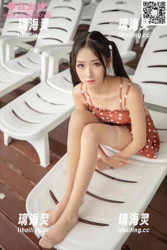 梦丝女神 - 黑风衣下藏着的小盐：快来一起更新这波美腿风潮吧！