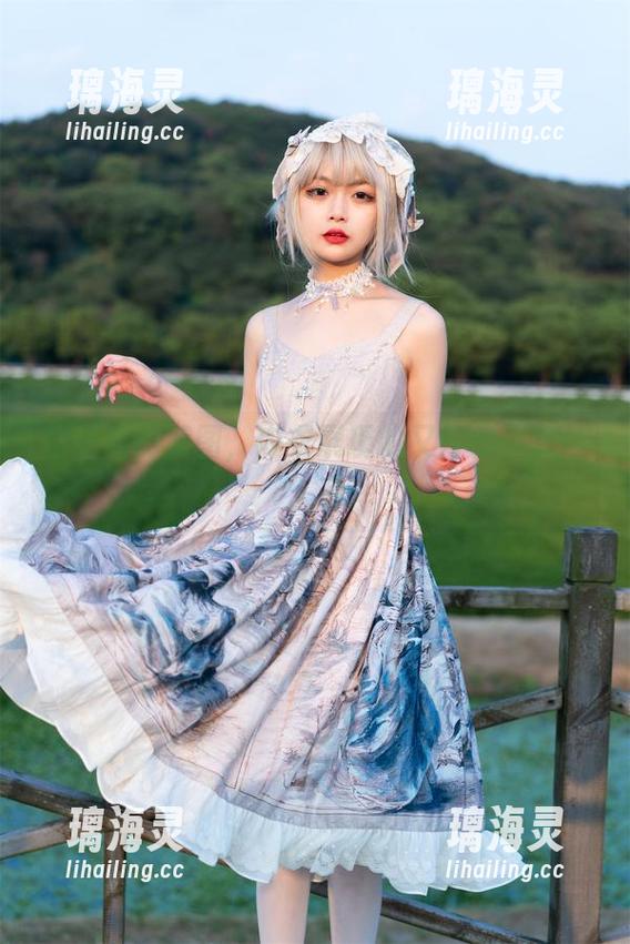 梨瑾瑾 梨瑾瑾的美图,内衣展现的又好像不想让人看
