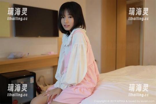 模范学院 - 户外不只是背景，NaNa_baby说定制作品可是认真玩味的一幕。