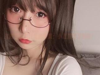 次屁啦的反转私拍图集：小恶魔呲牙咧嘴！