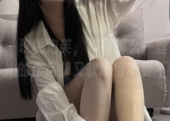 微密圈 – 玫桃泡芙，真有那么一丝女神的样子，她的作品却又软萌得不要不要的。