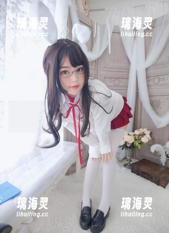白烨烨 死亡睡衣:白烨烨的写真资源,谨防自杀诱惑。