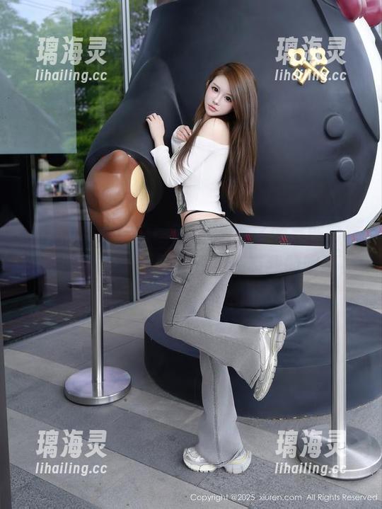 秀人网-Mieko林美惠子 秀人网 - 瞧!Mieko林美惠子的最新写真集,油亮的不止是皮肤,还有我的眼睛!