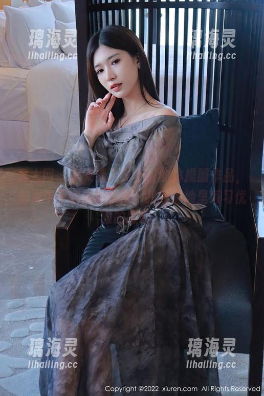 秀人网-sibyl是女巫 秀人网 - 又来看了Sibyl的体操服作品,脑海中不断画面漂浮:我在泥地里练习优雅的跳跃!