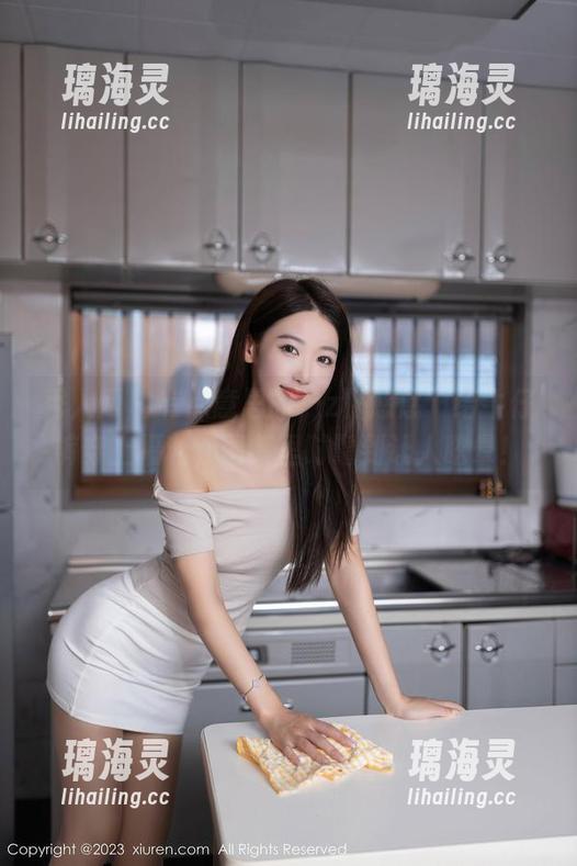 秀人网-z杯悠悠 秀人网 - 有点意思的“z杯悠悠”给牛仔裤穿上福利,图集里时髦到让人眩晕!