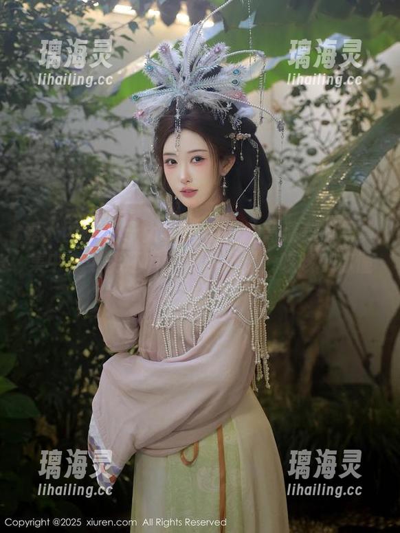 秀人网-于大小姐AYU 秀人网 - 在于大小姐AYU的高清美脚写真集中,可能还有个别小巧思,咳咳…你懂的。