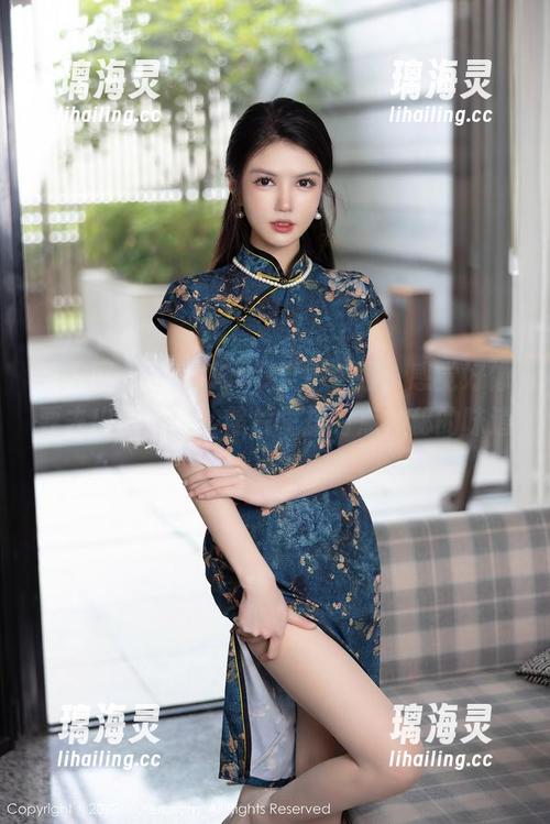 秀人网-可可COCO 秀人网 - 可可COCO穿水手服,感觉好像要去出海了吗?照片里却有点神秘的味道。
