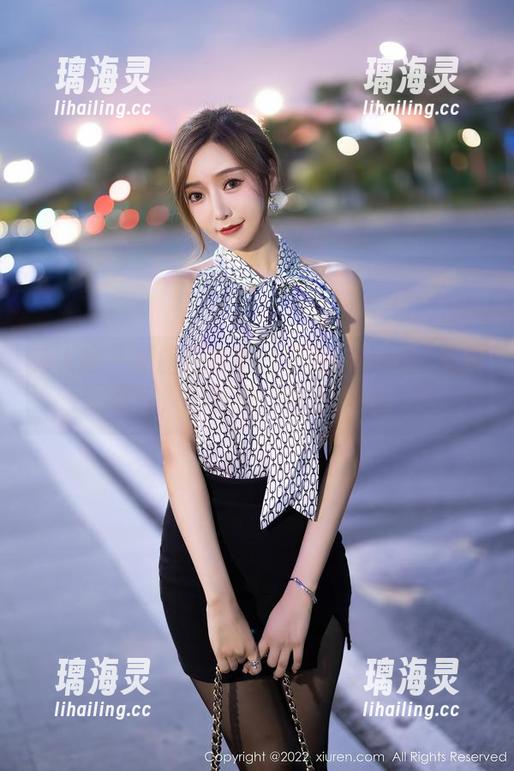 秀人网 - 制服图集里的安然anran：无所畏惧，随便挑你最喜欢的。