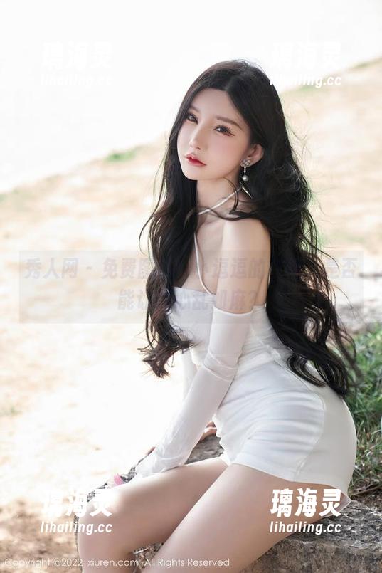 秀人网-小逗逗 秀人网 - 免费图集:小逗逗的白裙,是否能让你心乱如麻?